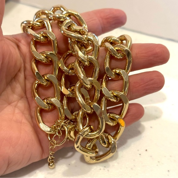 Chunky Gold Tone chain statement necklace - open links with lobster clasp - Picture 9 of 11